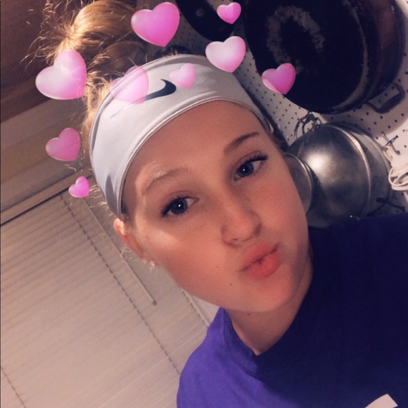 Meet your Posher, Julia - Picture 1 of 1